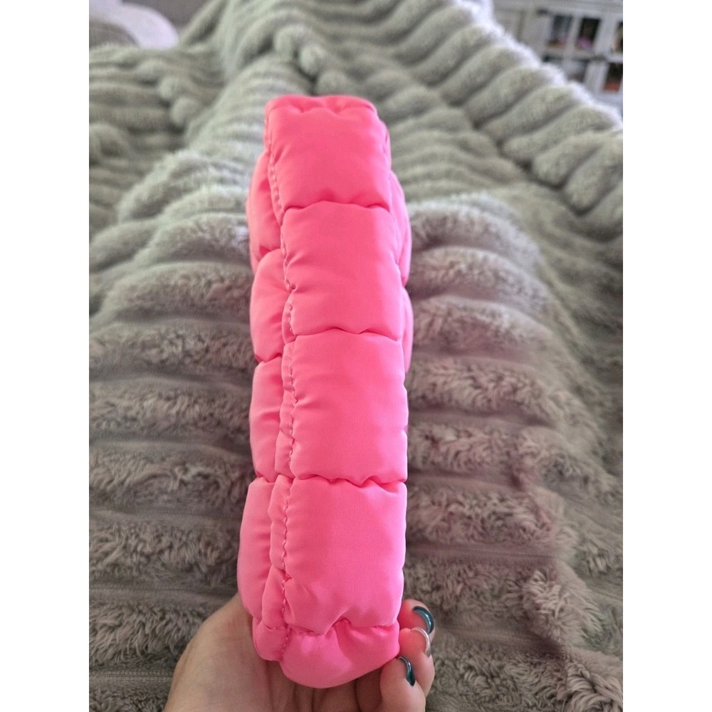 FREE PEOPLE MOVEMENT Free People Pink Quilted Mini Case. SO CUTE! EUC!! - Picture 5 of 11